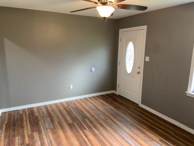 1130 N 13th Ave - Photo 2 of 34