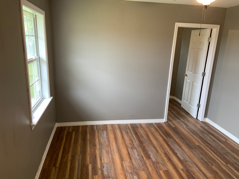 1130 N 13th Ave - Photo 3 of 34