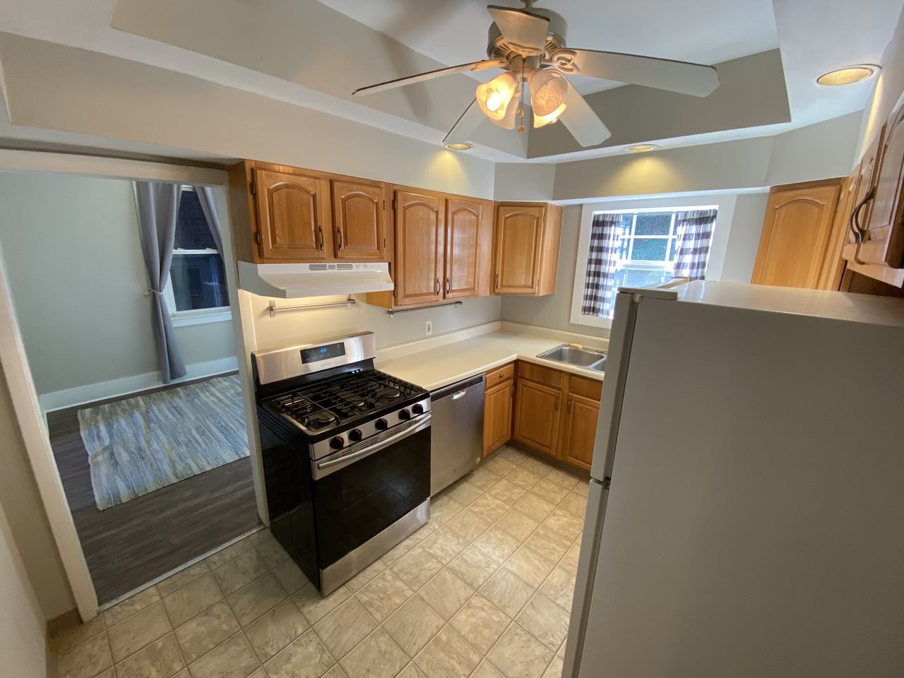 2329 Hazelton Street - Photo 3 of 26