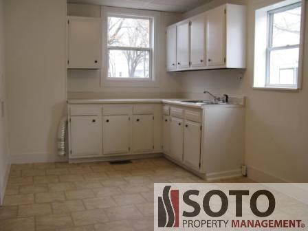 324 S Spring St - Photo 3 of 6