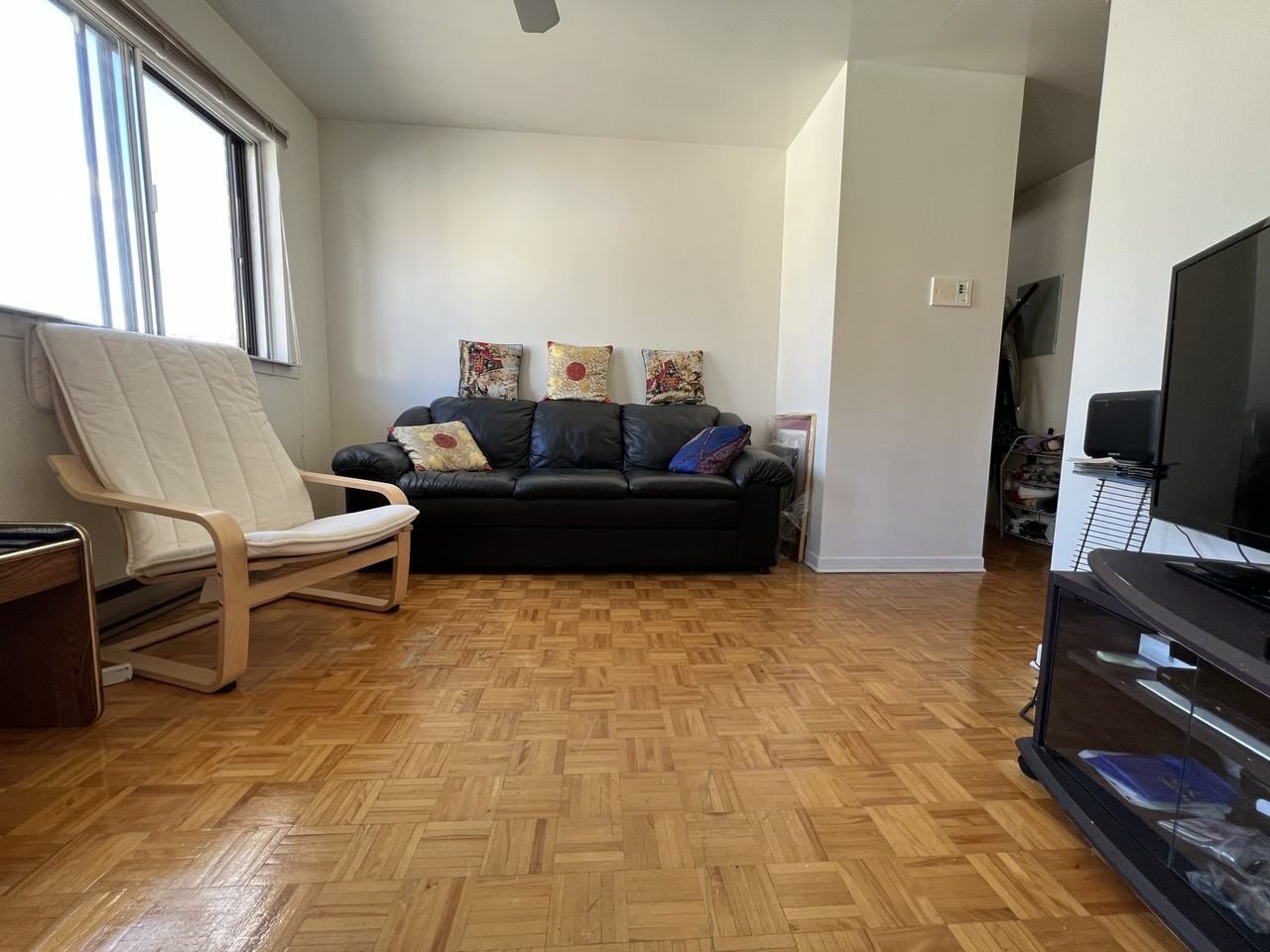 6345 Av Papineau - Photo 3 of 11