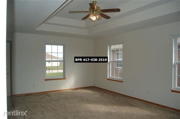 1326 W 16th St - Photo 2 of 6