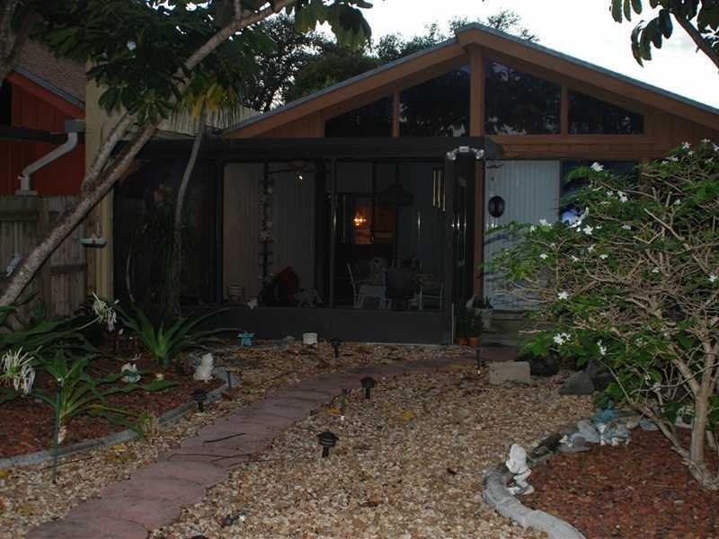 6140 NW 33rd Terrace 6140 - Photo 2 of 9