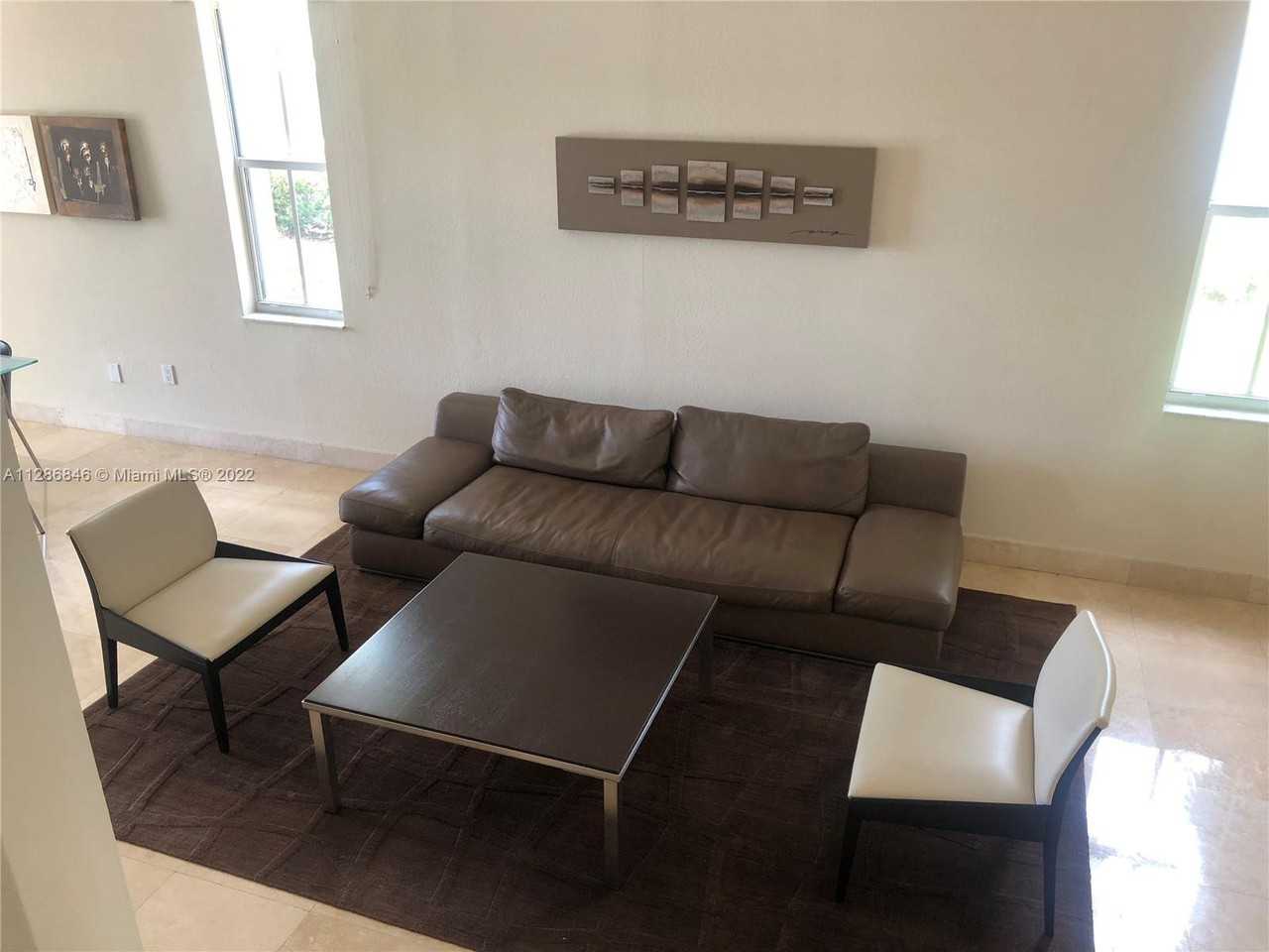 10800 Nw 76th Ln - Photo 3 of 8