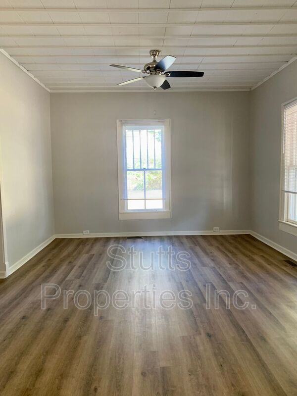 1601 Crestline Ave - Photo 2 of 10