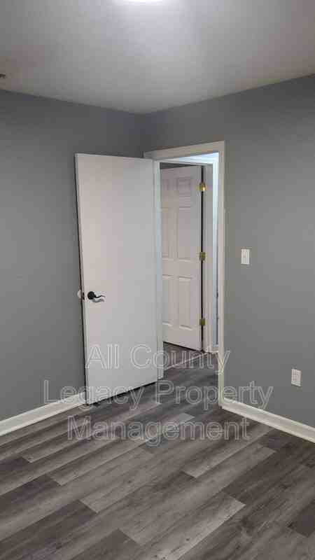 243 Windy Hill Way - Photo 5 of 7