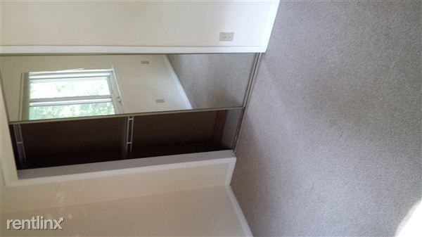 1145 N Green Dr - Photo 2 of 9