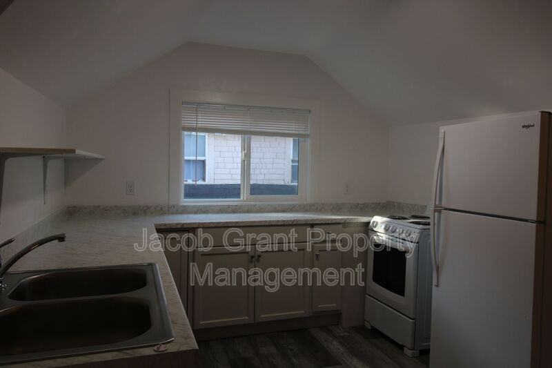 1293 S Boulevard #3 - Photo 4 of 12