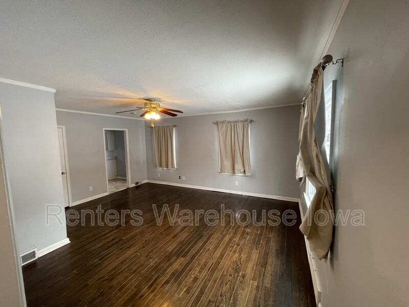 3017 Sheridan Ave - Photo 3 of 17
