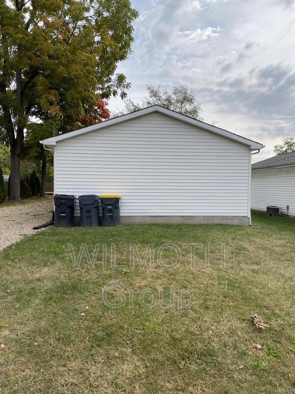 543 Ellenhurst Dr - Photo 2 of 10