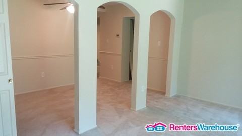 2342 Sun Valley Cir - Photo 3 of 5