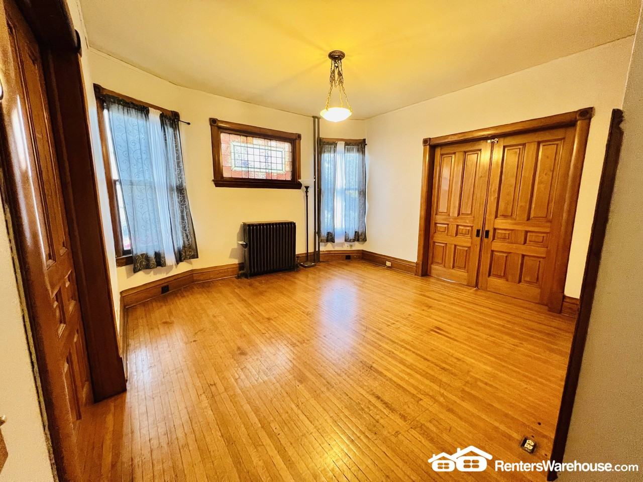 2700 Dupont Ave S - Photo 2 of 10