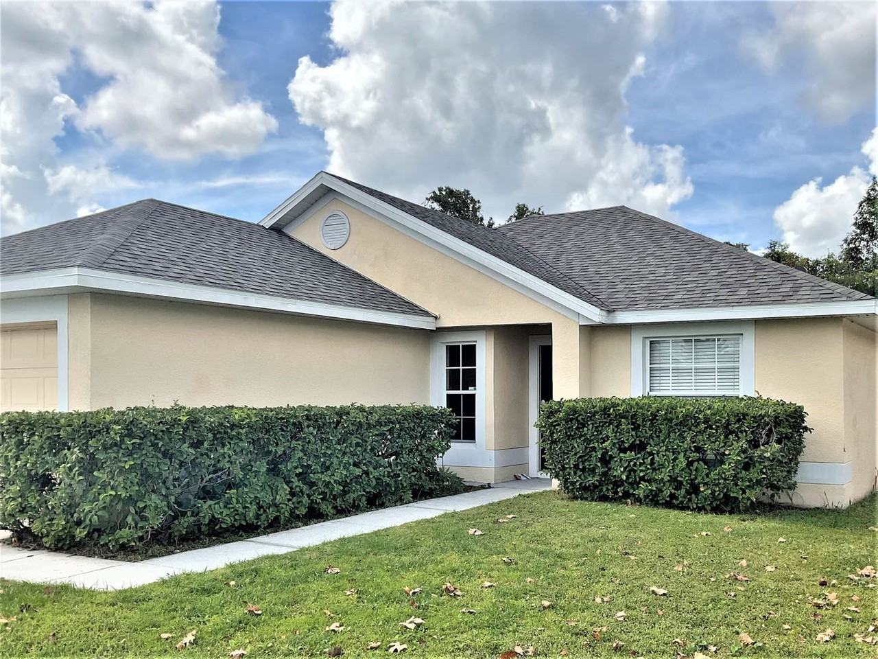 10729 Leader Ln - Photo 2 of 10