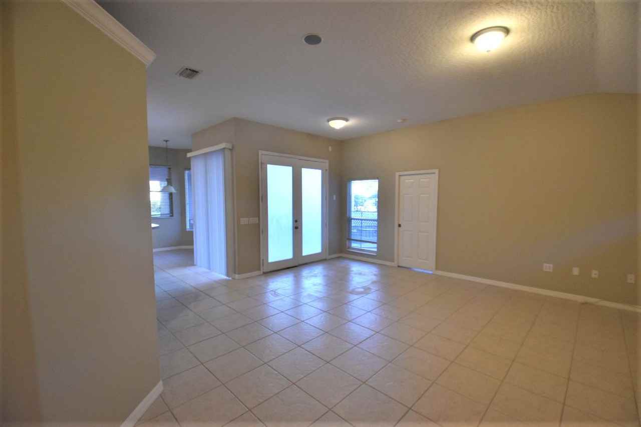 603 Gina Ln - Photo 3 of 12