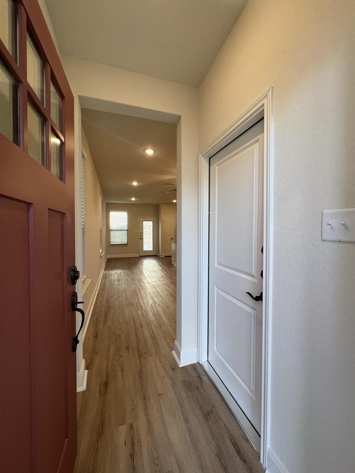 7513 Astro Fld #101 - Photo 5 of 44