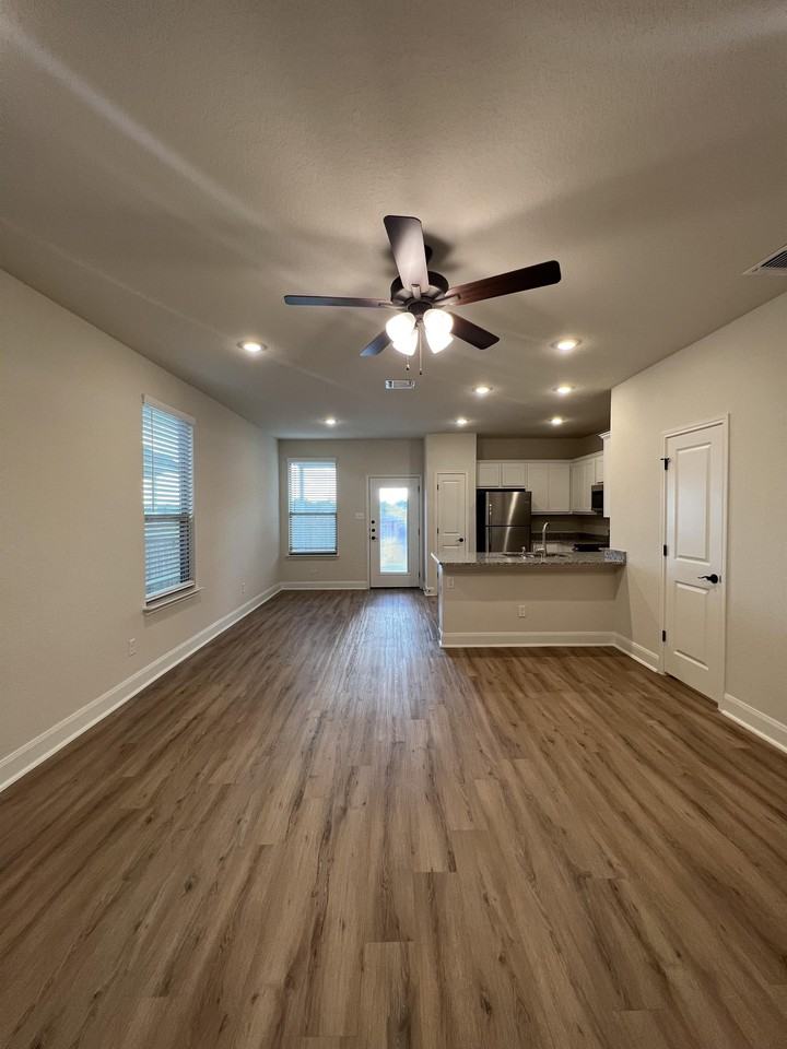 7513 Astro Fld #101 - Photo 7 of 44