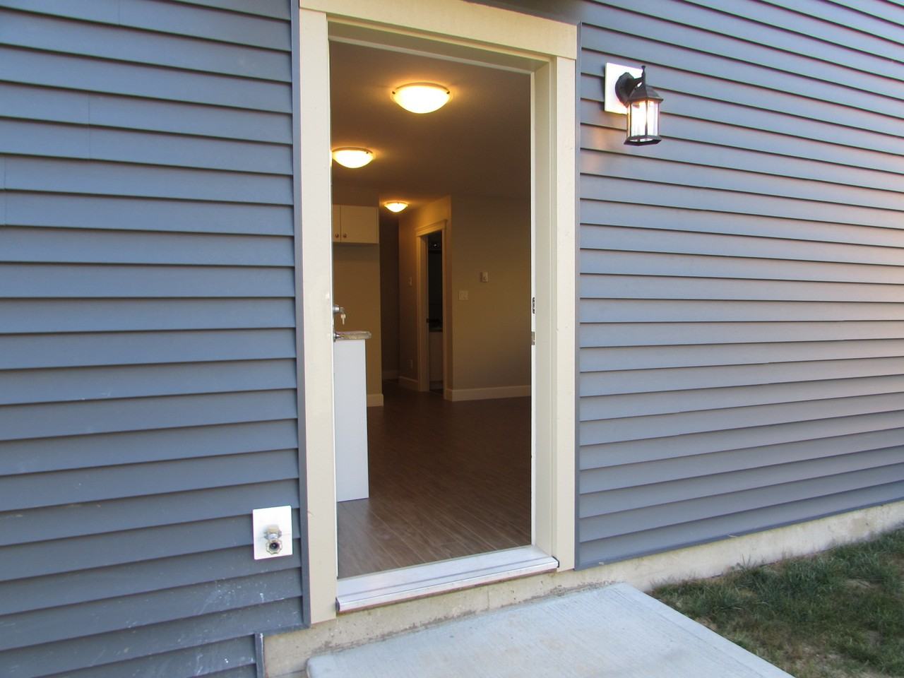 177 Armins Pl Lowr - Photo 2 of 9