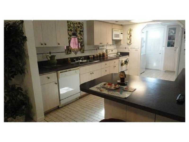 1454 NE 62nd St - Photo 3 of 9