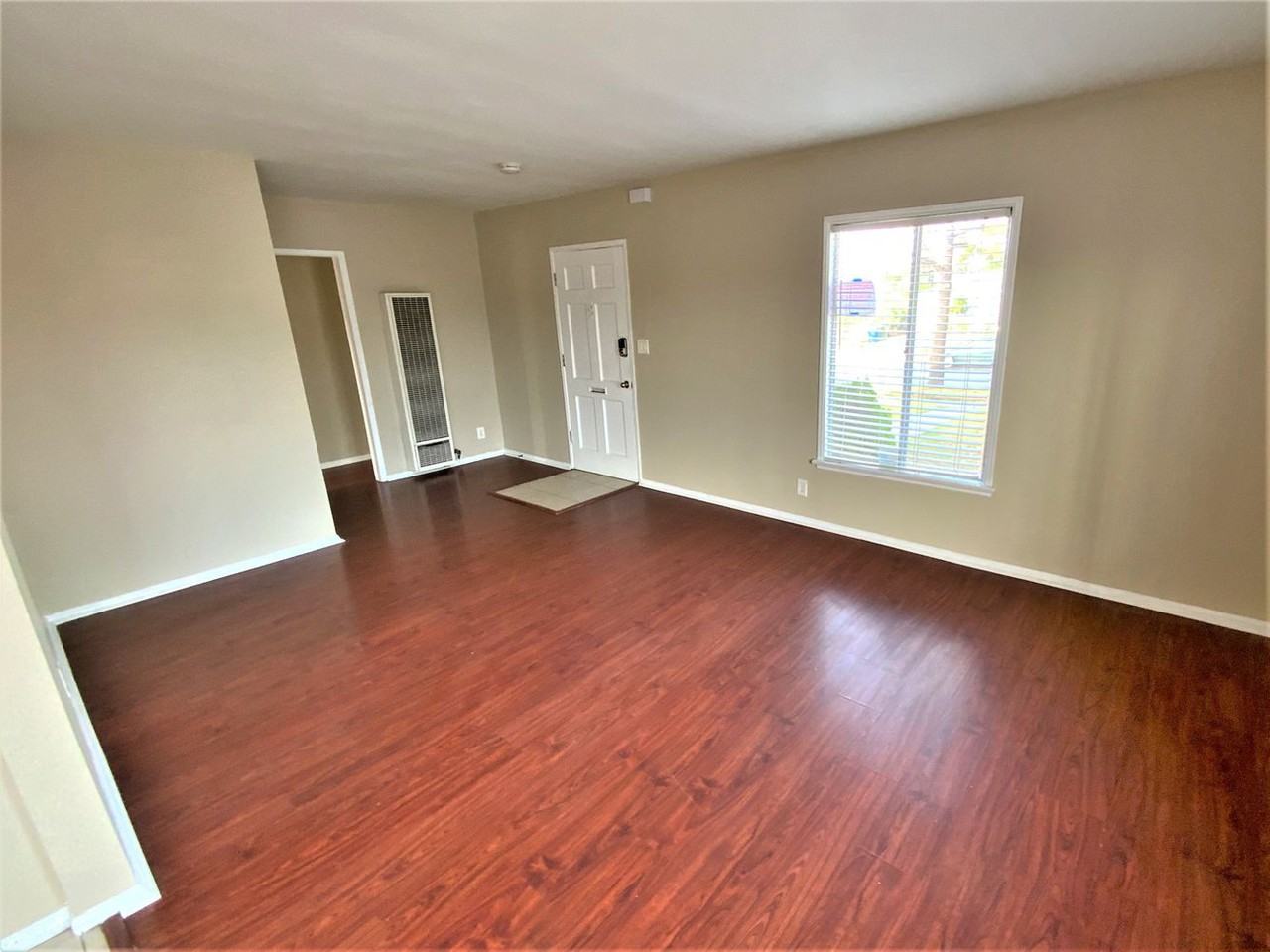 14602 S Orchard Ave - Photo 2 of 15
