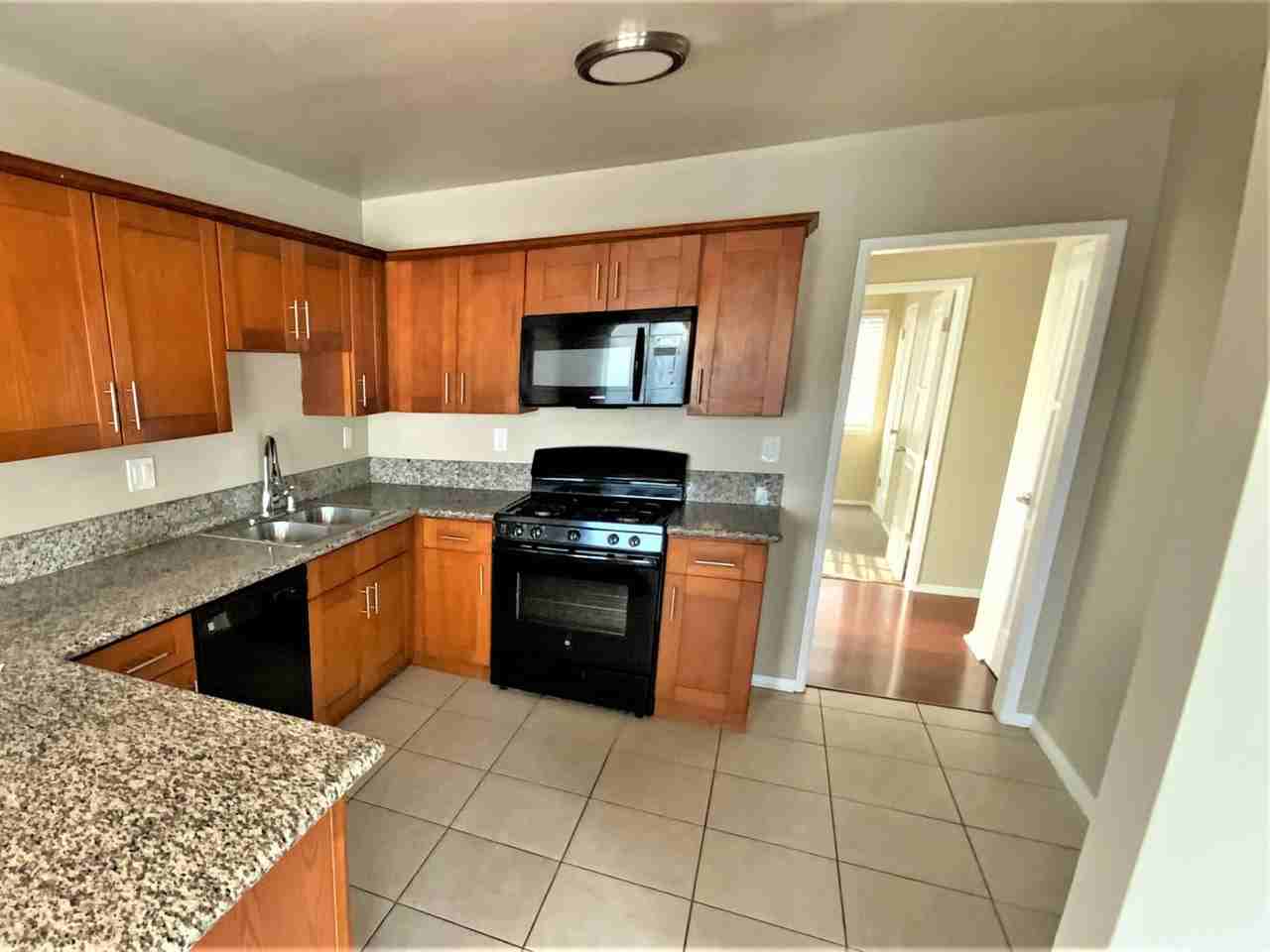 14602 S Orchard Ave - Photo 3 of 15