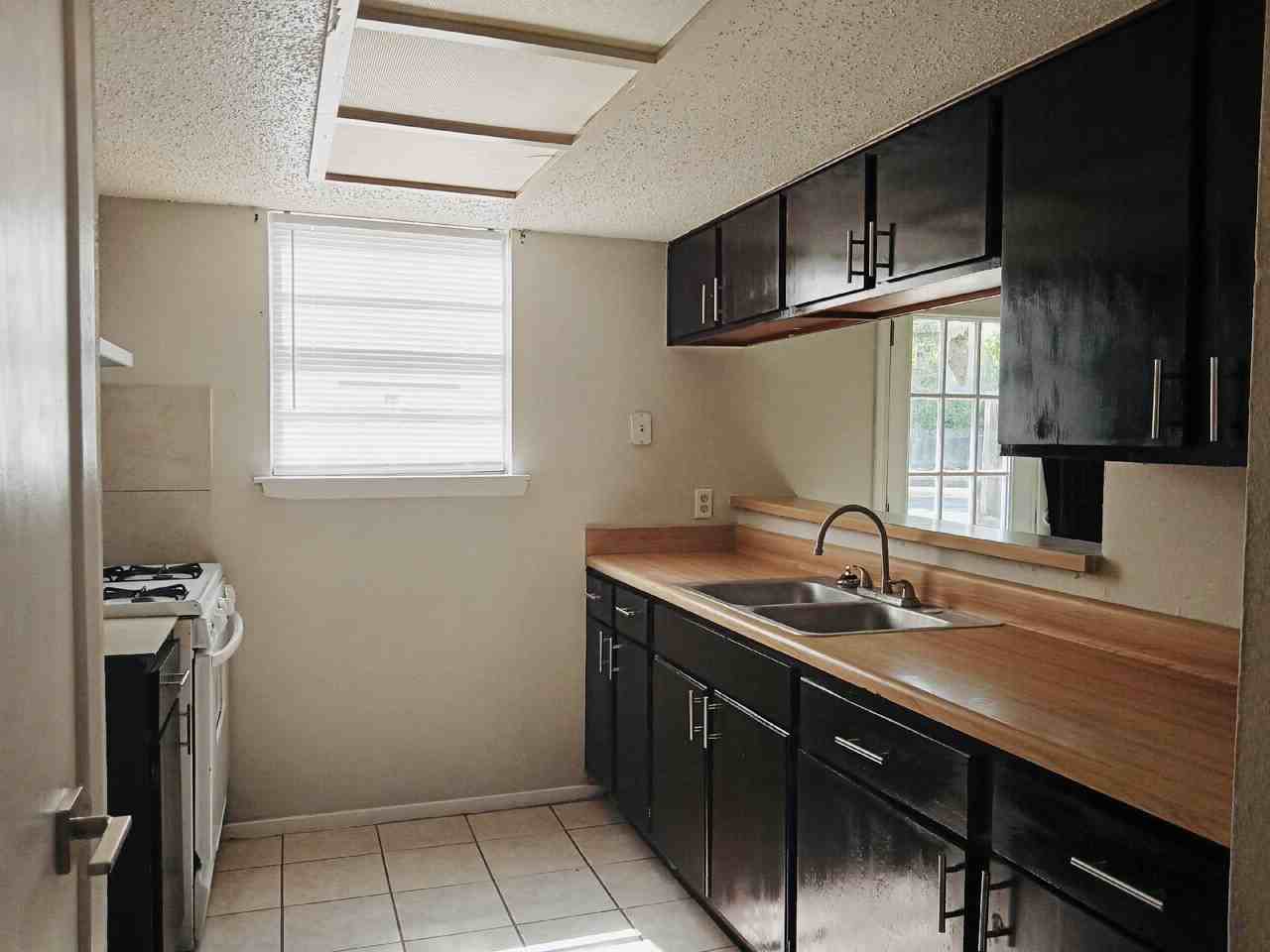 5205 Acorn Cv #B - Photo 2 of 5