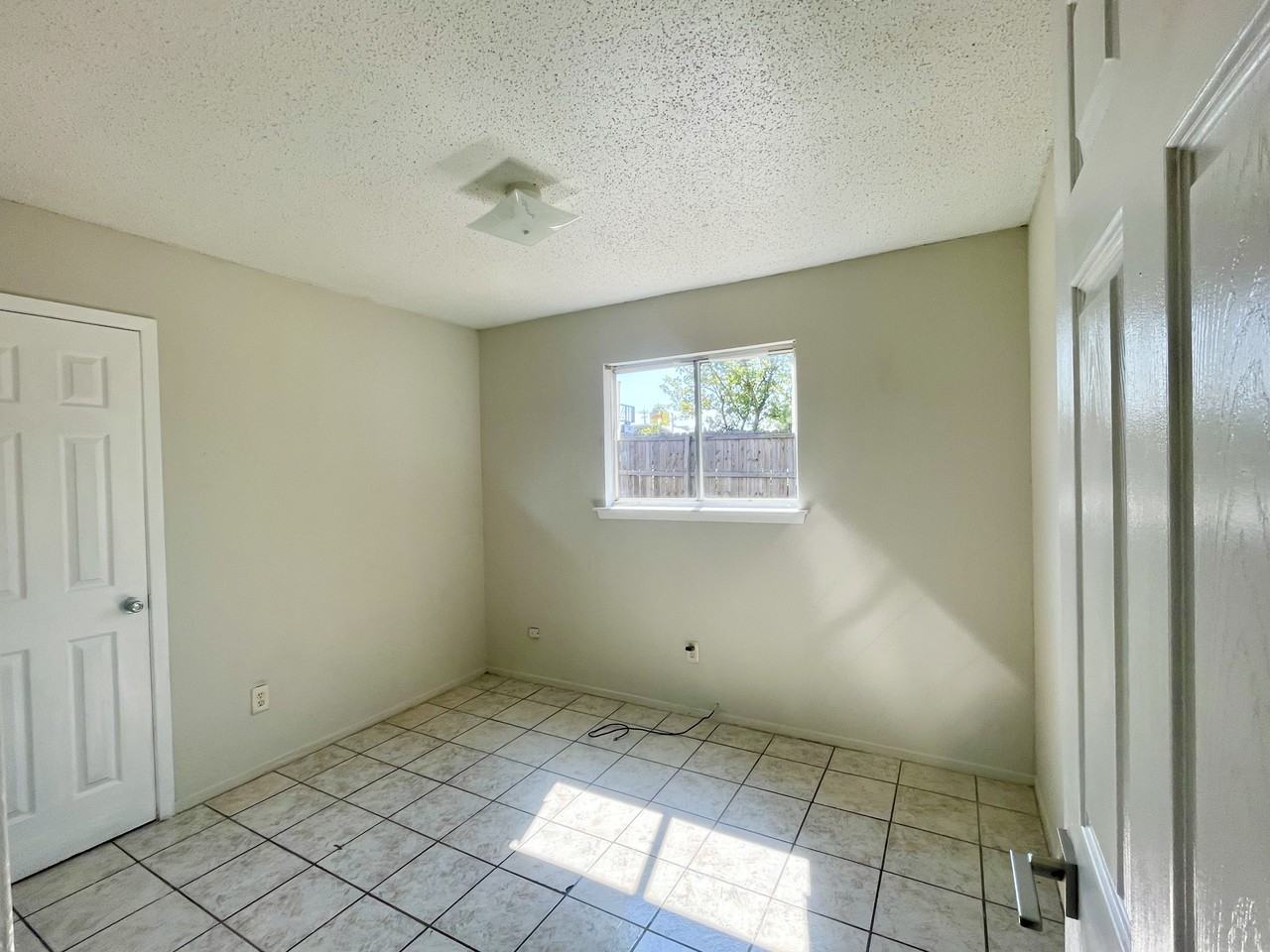 5205 Acorn Cv #B - Photo 4 of 5