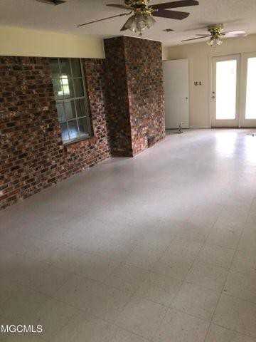 14221 Suburban Dr - Photo 5 of 6