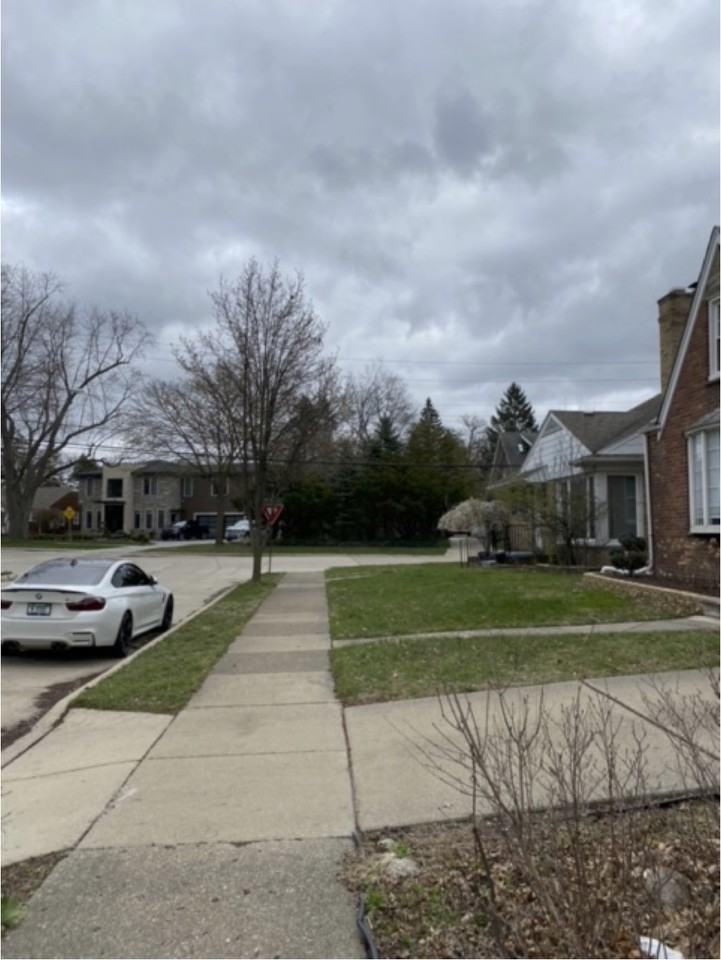 22413 Heinze St - Photo 3 of 14