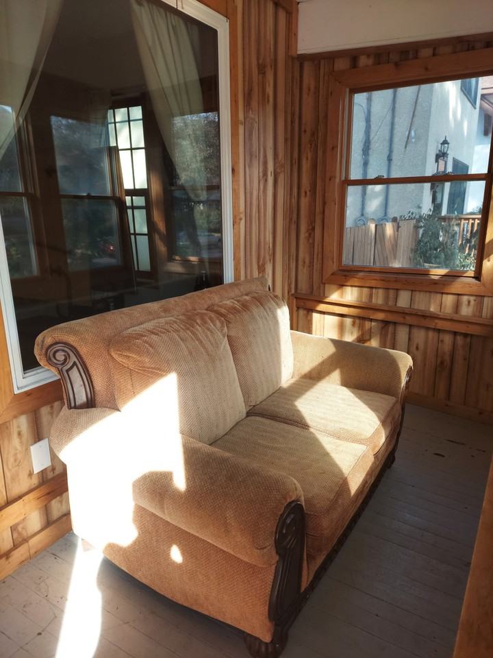 1114 5th St Ne - Photo 3 of 14