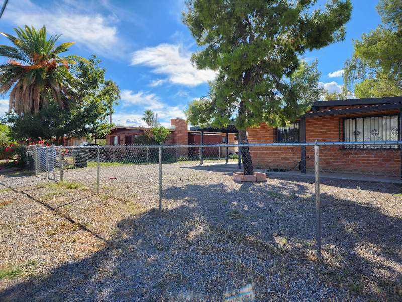 1635 N Arcadia Ave - Photo 3 of 14