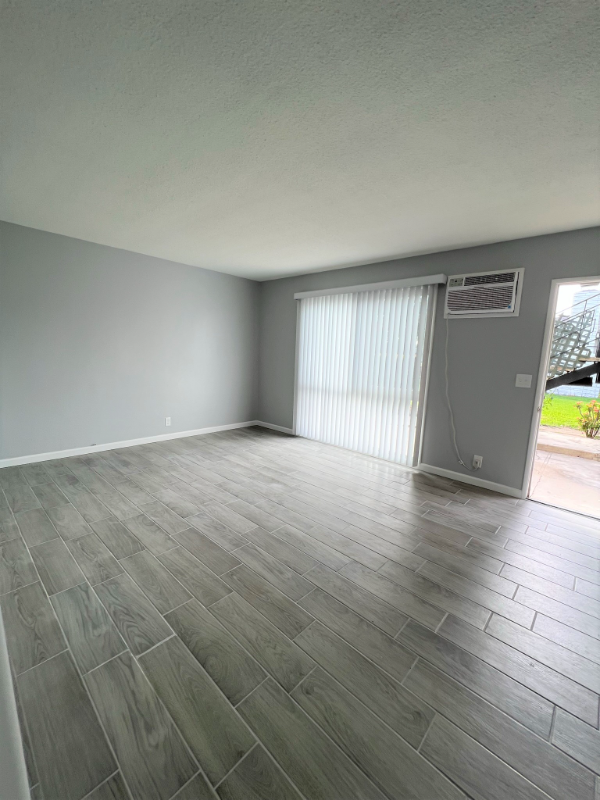 201 N Montague Ave #A - Photo 3 of 16