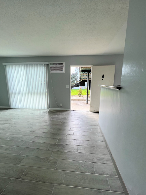 201 N Montague Ave #A - Photo 4 of 16