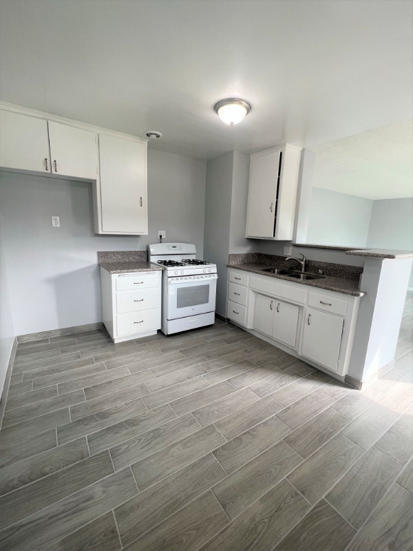 201 N Montague Ave #A - Photo 7 of 16