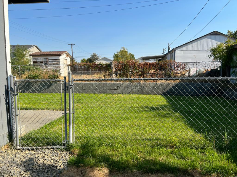 1126 Benham Ct - Photo 2 of 19