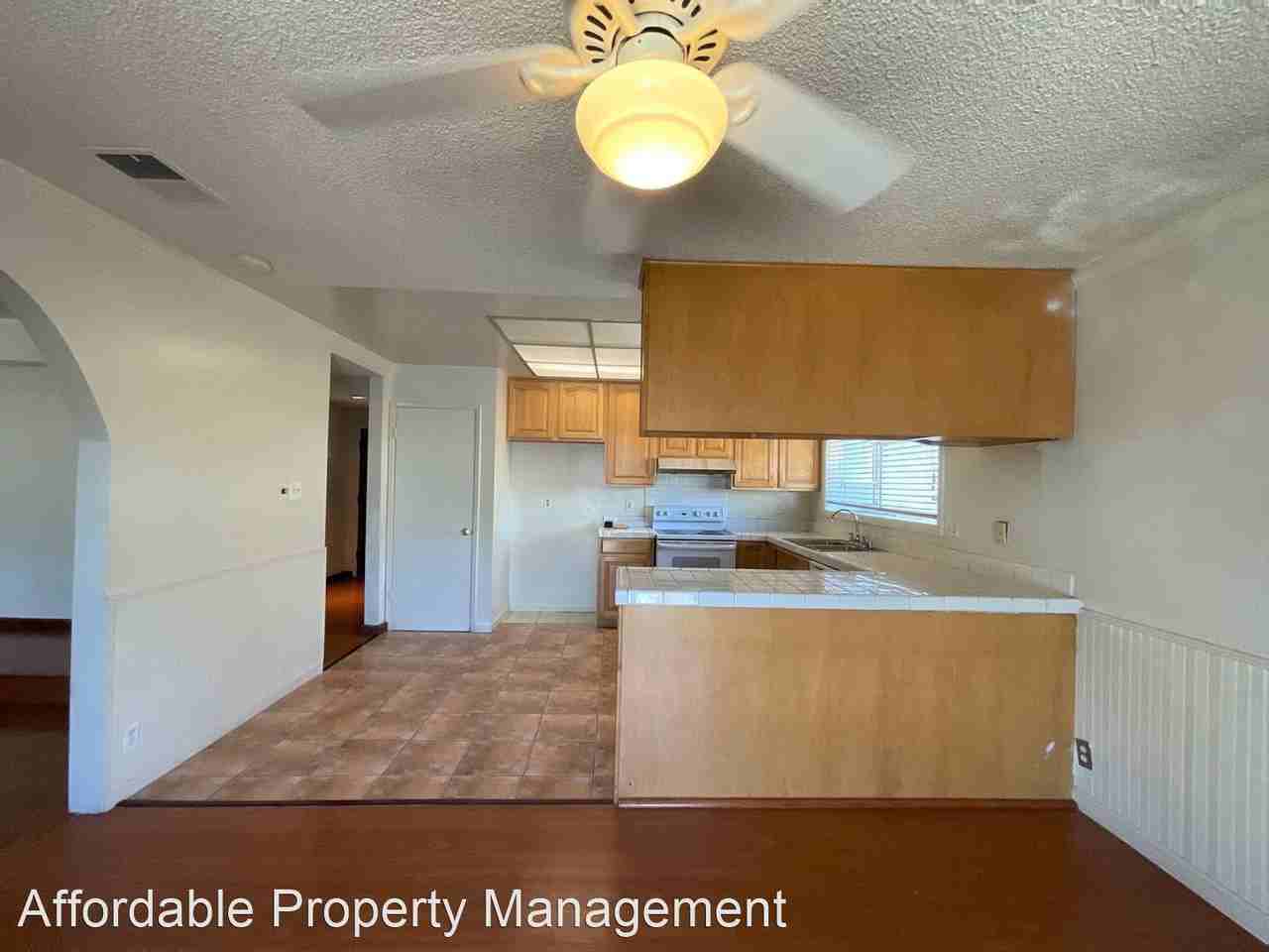 34426 Bentley Pl - Photo 2 of 15