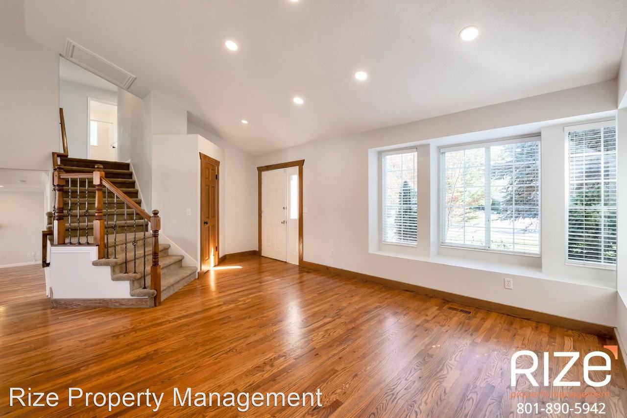 12092 S Pond Ridge Dr - Photo 3 of 14