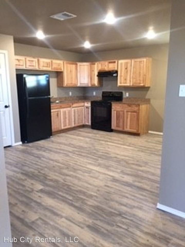 2613 Globe Ave - Photo 3 of 11