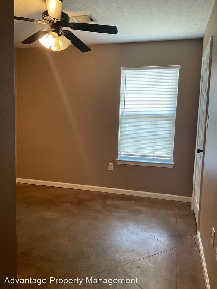 2215 Rosemary Dr - Photo 2 of 7