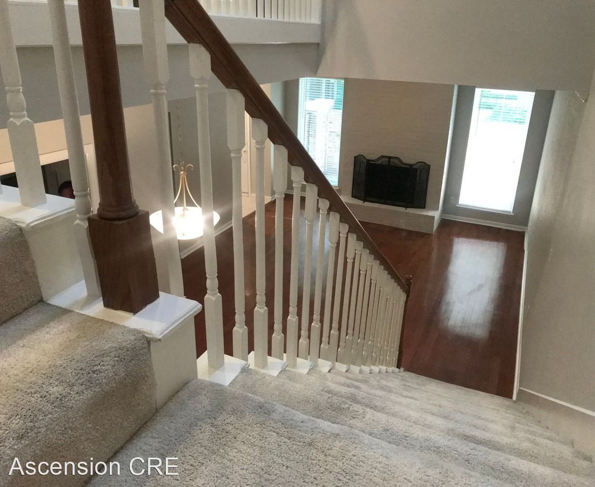 San Felipe Square Townhomes Apartments 1439 Bering Dr, Houston, TX