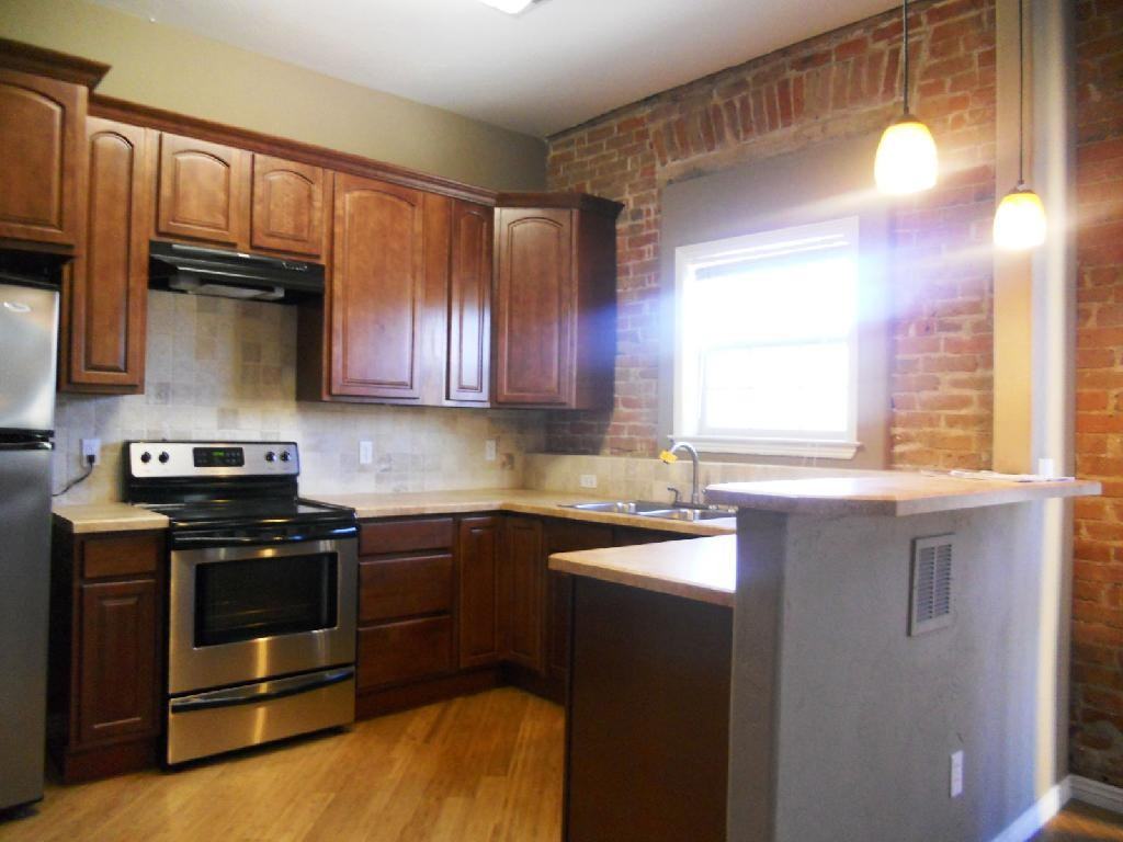 627 27th St - Photo 2 of 14