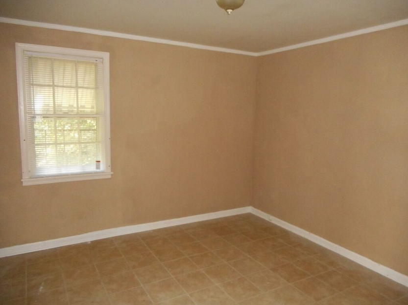 3123 Kingston St - Photo 2 of 5