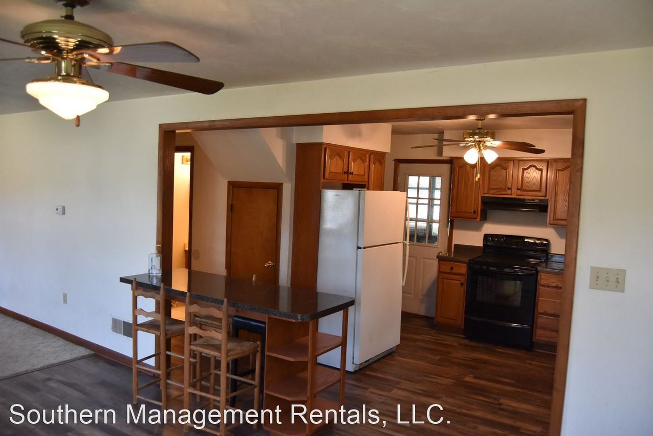 321 Duke St - Photo 3 of 18