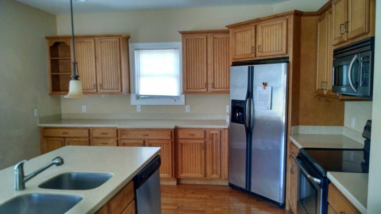 15940 Channel Pointe Dr - Photo 3 of 7