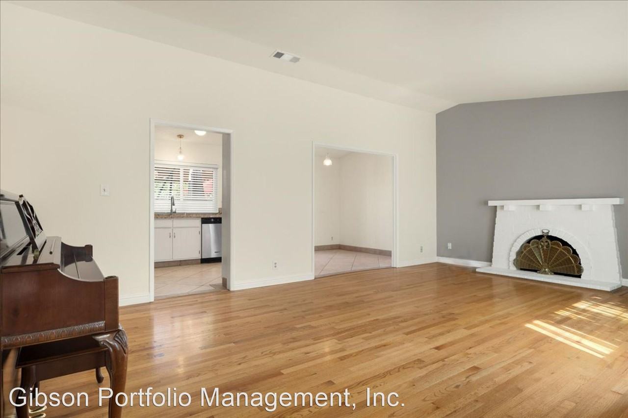 339 Viewpark Cir - Photo 3 of 15