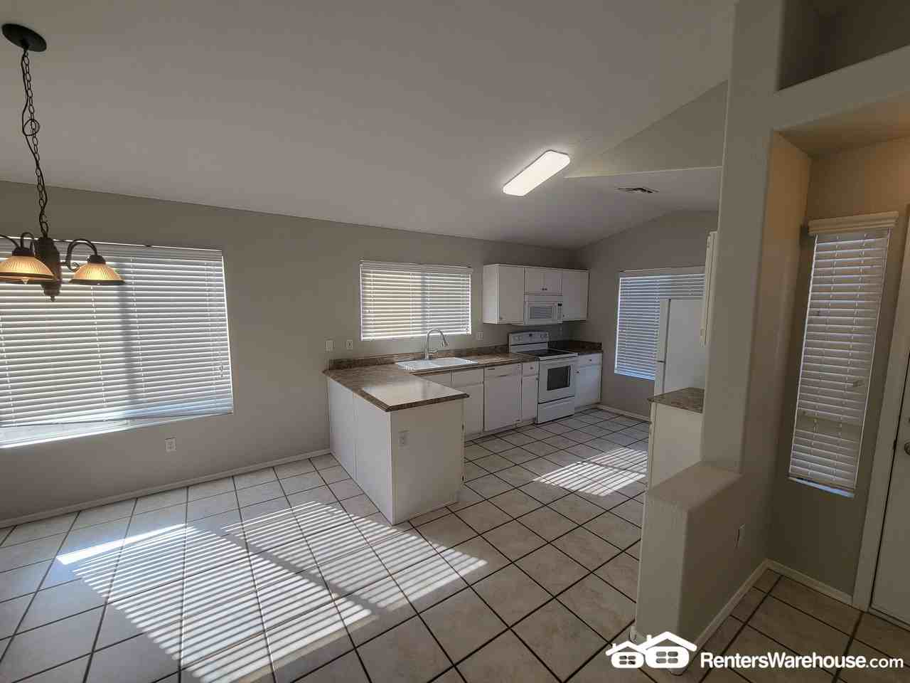 10439 W Pasadena Ave - Photo 2 of 10