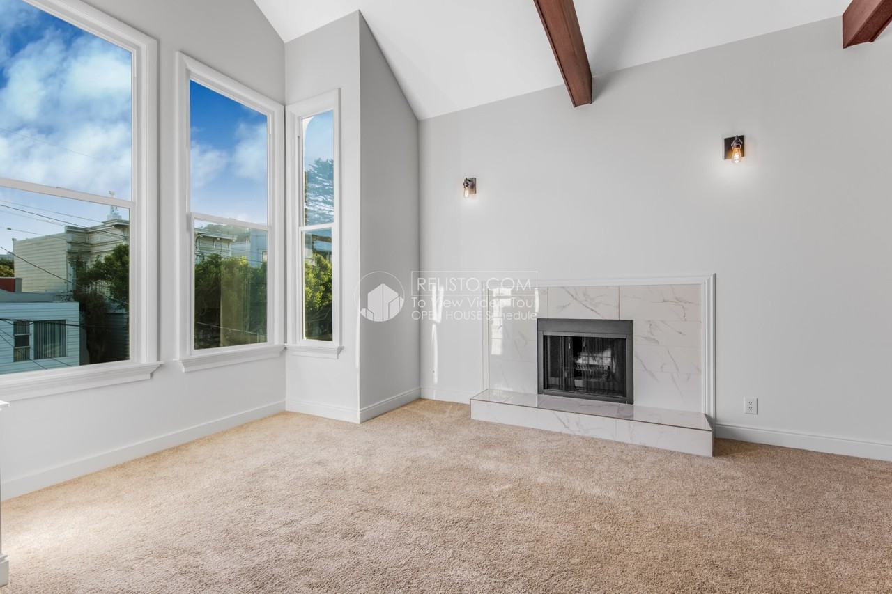 1034 Oak St - Photo 3 of 23