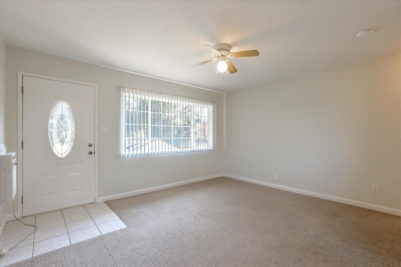 499 S Pastoria Ave - Photo 3 of 21