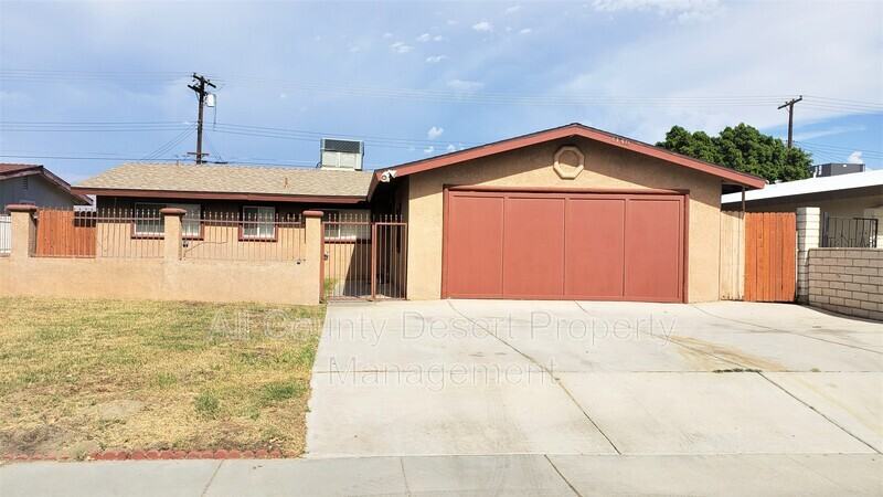 83574 Tourmaline Ave - Photo 2 of 7