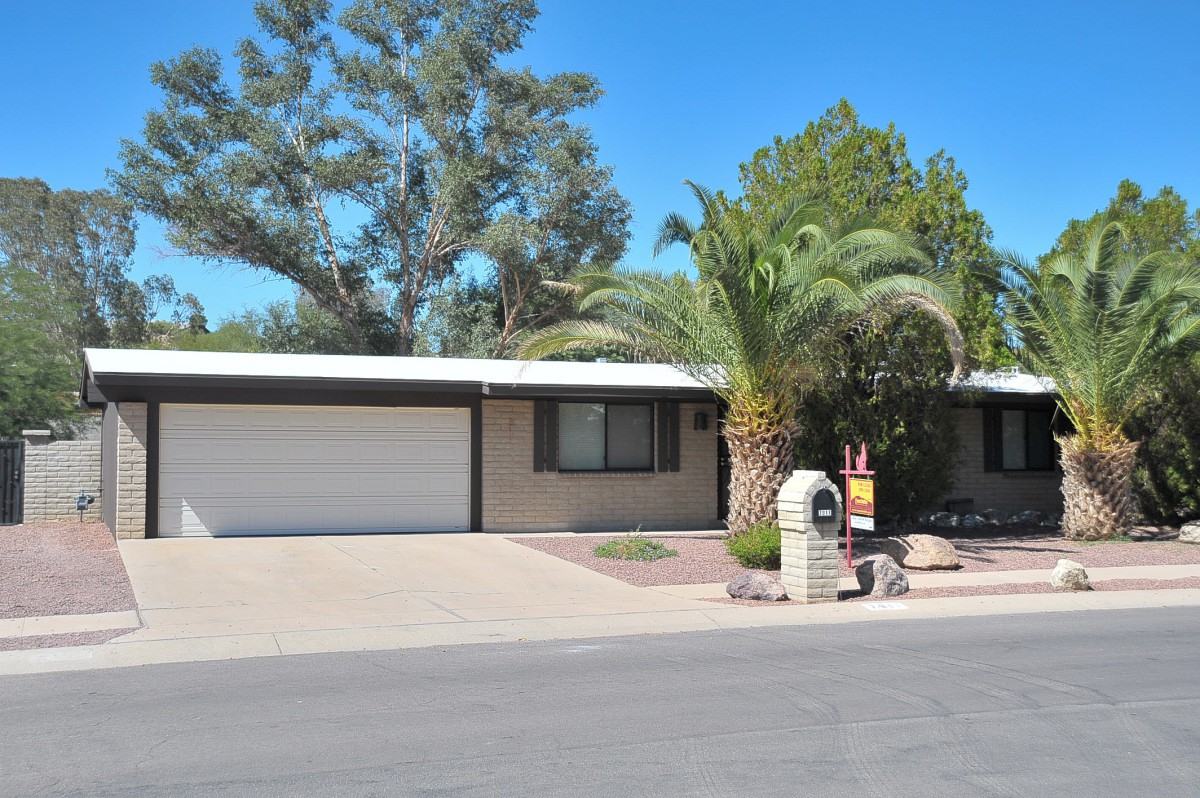 7911 N Jensen Dr - Photo 3 of 18