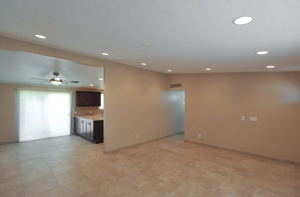 7911 N Jensen Dr - Photo 5 of 18